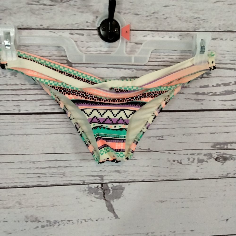 New Without tags. "Eidon" woman's bikini bottoms